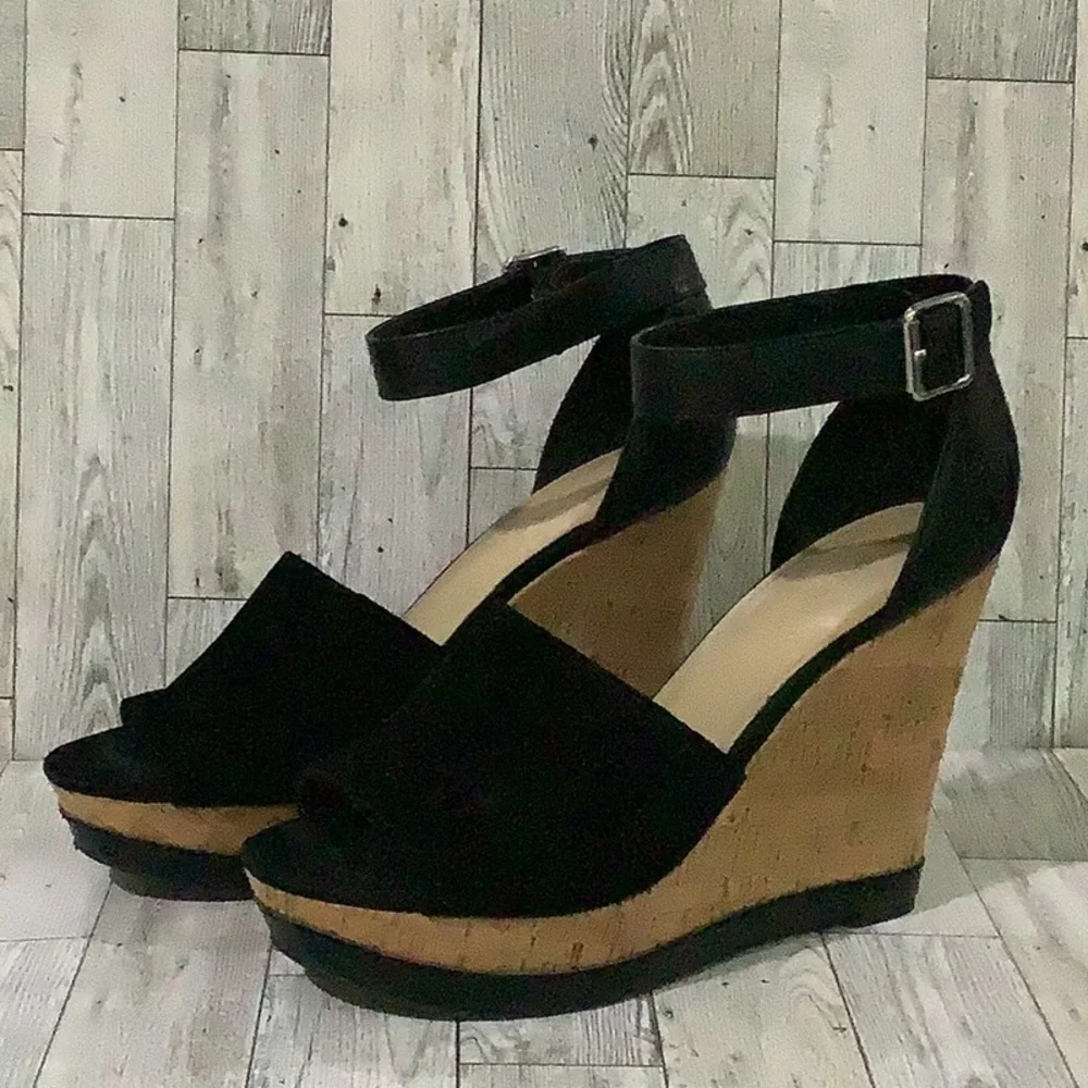 Marc Fisher “Hillory” black wedge summer sandal size 9.5 - Picture 3 of 7